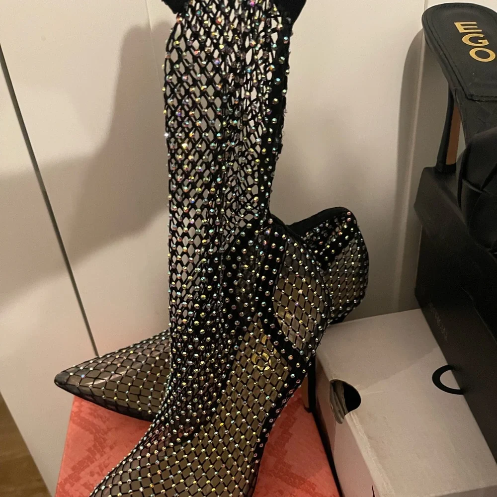 DIAMANTE DETAIL POINTED TOE STILETTO HEEL ANKLE HIGH SOCK BOOT IN BLACK FISHNET - Picture 6 of 9